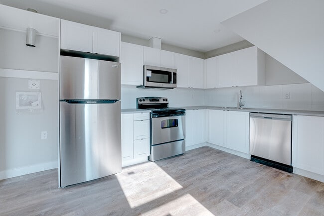 Photo - 168 Picton St E Unit 5