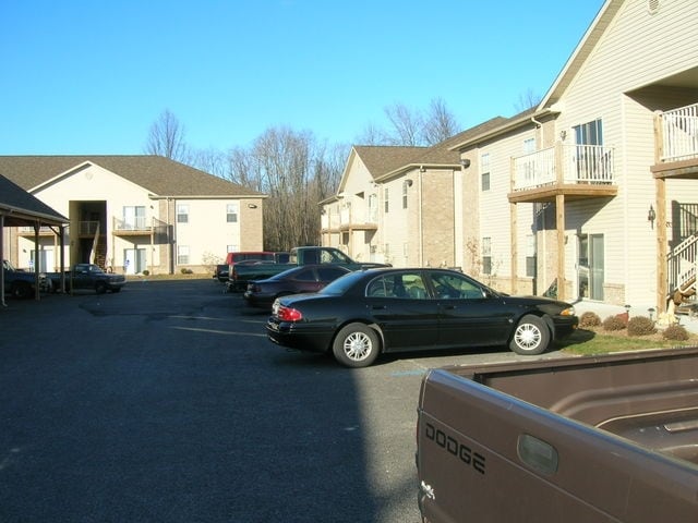 Woods of Scottsburg Apartments - Woods of Scottsburg Apartments