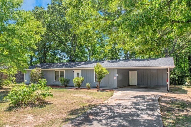 Building Photo - This fully remodeled 3-bedroom, 1-bath home in Covington (Pictures Coming Soon)