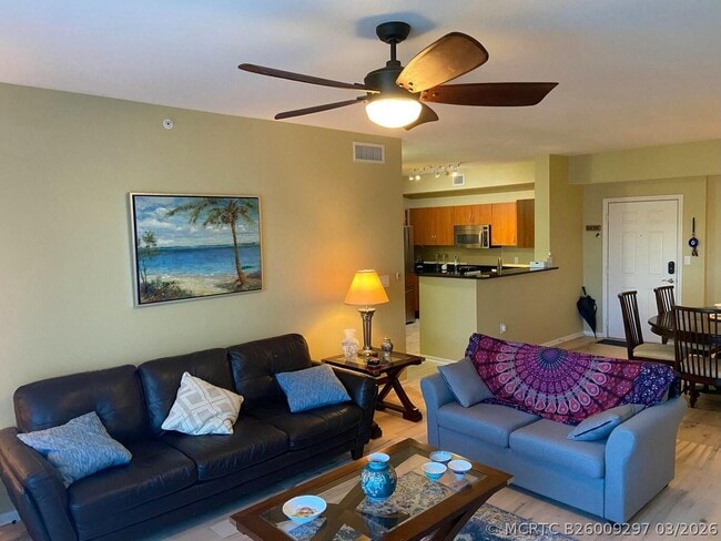 Building Photo - 802 W Windward Way Unit 203