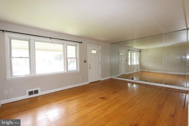 Photo - 1612 Sherwood Ave