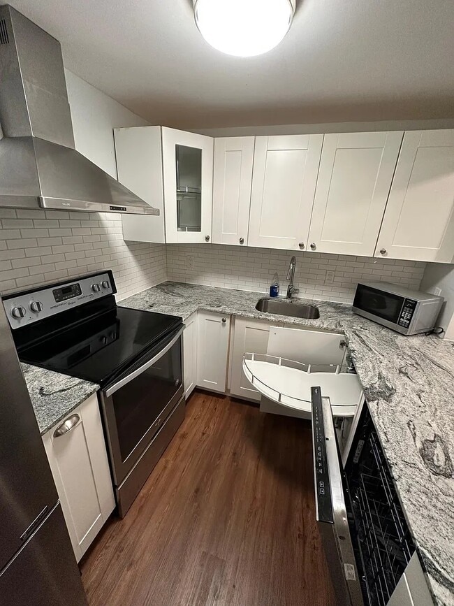 Photo - 343 E 1st St