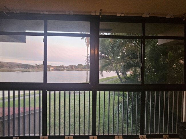 Photo - 1913 Carambola Cir S