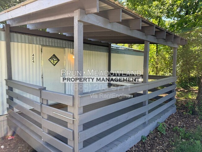 Photo - 424 Patterson Rd