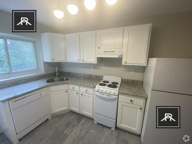 Building Photo - 2 bedroom in Brighton MA 02134 Unit 7 Rental