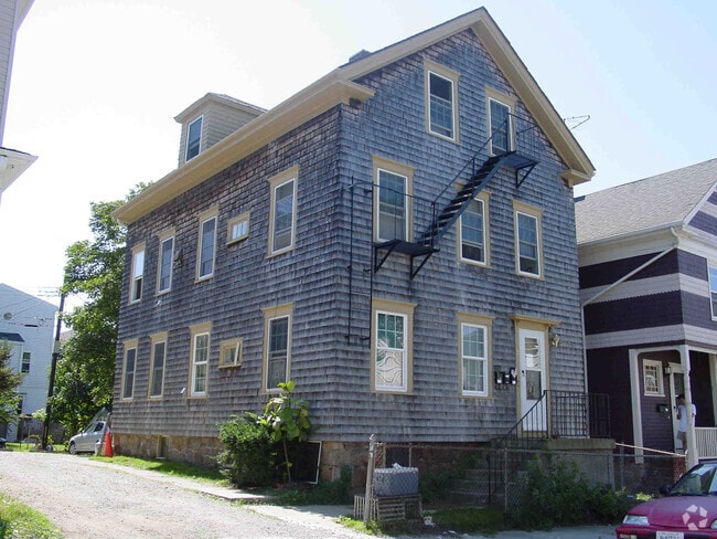 Building Photo - 9 Hammond St Unit 1 Rental