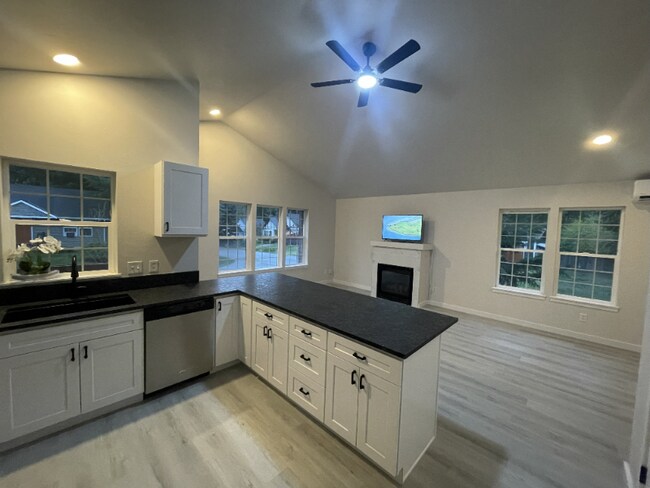 Photo - 3615 Britzman Loop