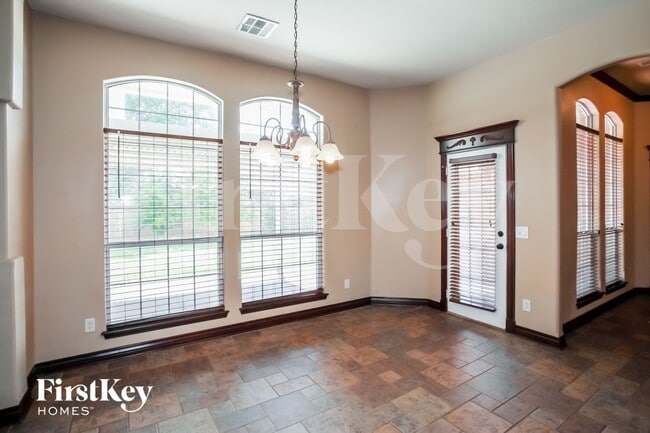 Photo - 17100 Holly Burn Cir