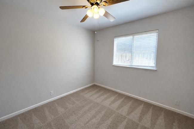 Photo - 2123 Mansfield Ct