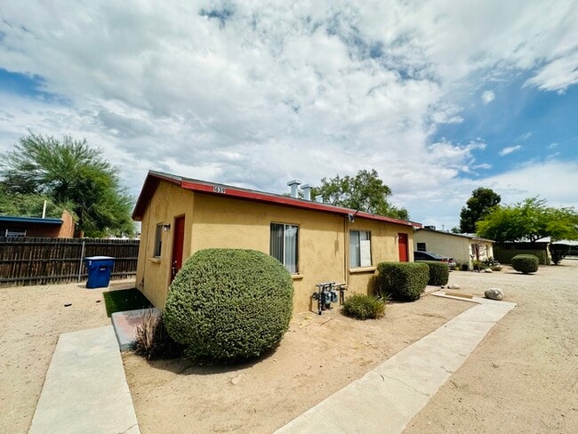 Photo - Spacious Studio Available Now! Great Commu...