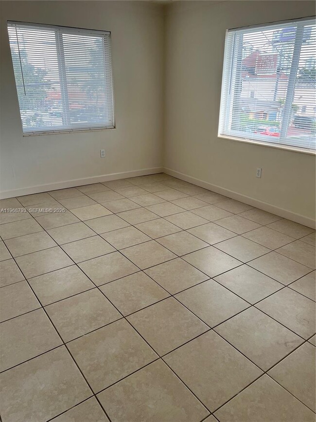 Photo - 890 NW 22nd Ct Unidad 890