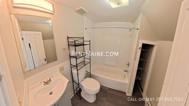 Photo - 402 Fourth St. Apt. Unit 2