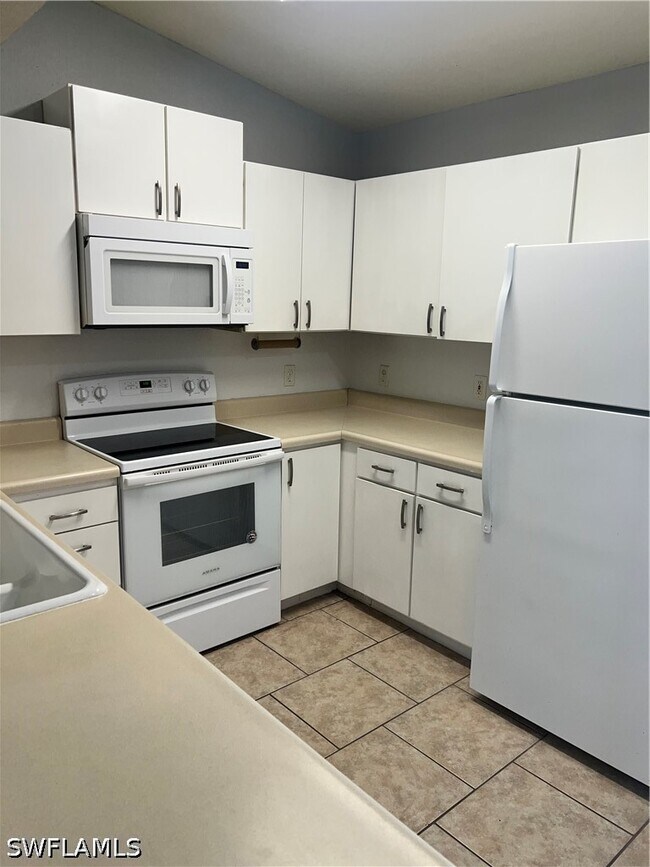 Photo - 8271 Key Royal Cir Unidad 931