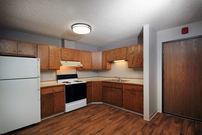 Oakcrest Manor Apartments