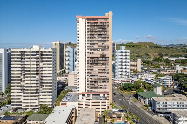 Photo - Wilder at Piikoi