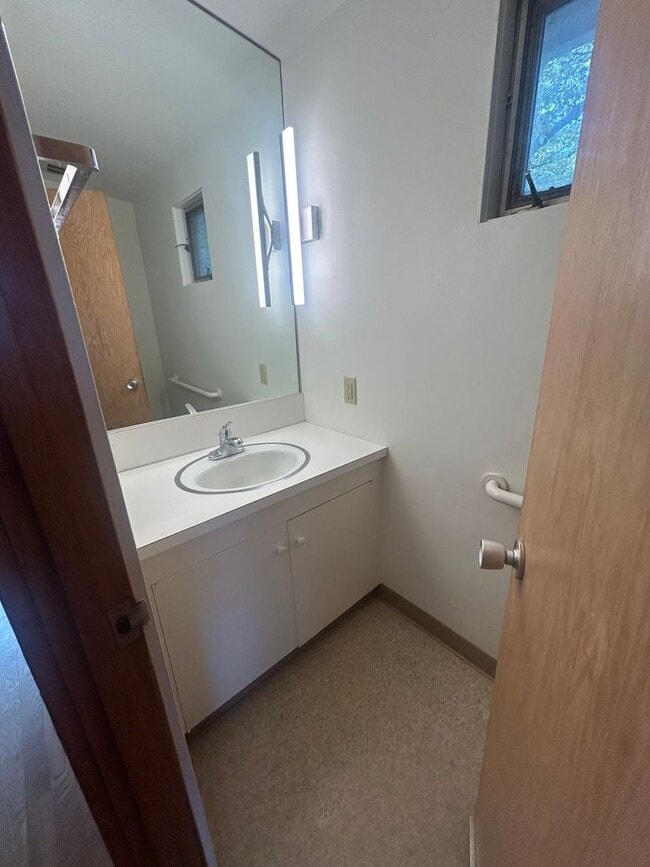 Photo - 3 bed, 2 1/2 bath house