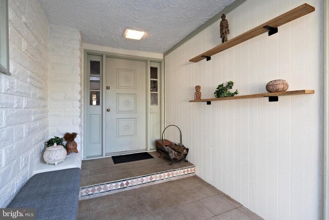 Photo - 46 Roosevelt Ave