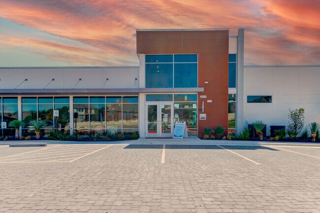 Leasing office - Hardy Oak