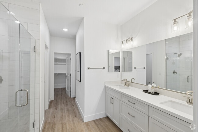 4BR, 4BA - 2,163SF - Bathroom