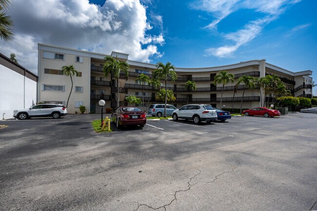 Photo - 300 Waterway Dr S Unit 405