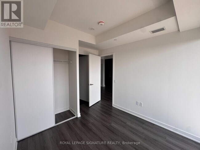 Photo - 448 Burnhamthorpe Rd W Unit 4601