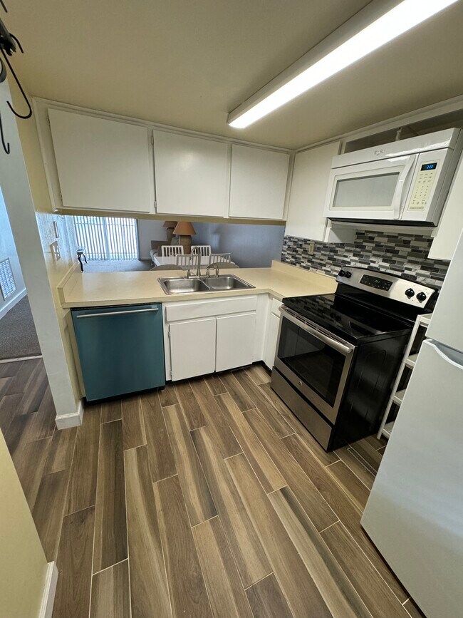 Photo - 5006 Bordeaux Village Plz Unit 202