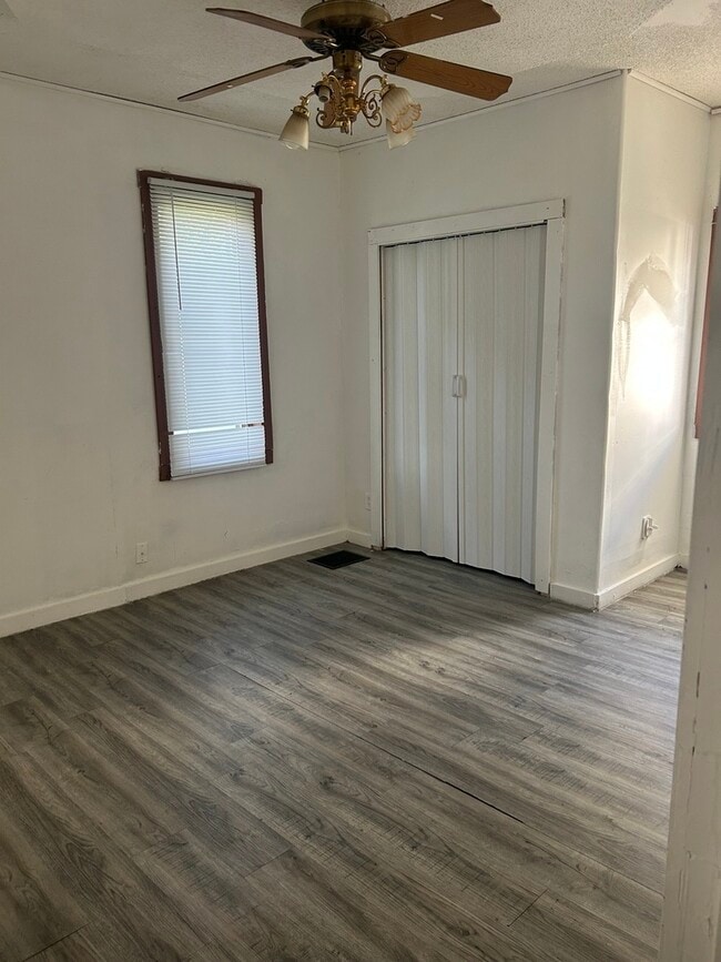 2415 Main St
