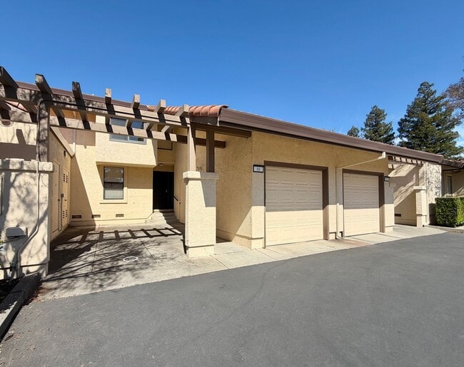 Building Photo - 3 Bedroom Condo in the Highly Desirable Fountain Grove 55+ Gated Community North Napa