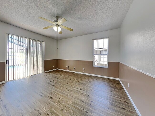 728 Hardwood Cir