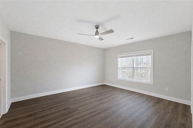 Photo - 1375 Walking Wy