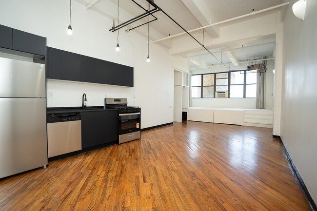 Building Photo - 2 Union St Unit 1R Rental