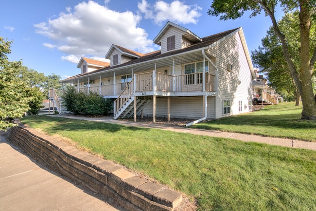 Building Photo - 627 Maple St Unit #3