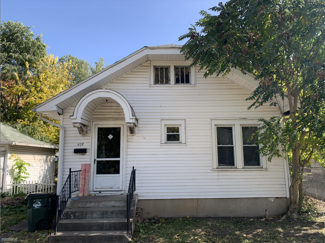 3 br, 1 bath House - 607 Young Street - 3 br, 1 bath House - 607 Young Street