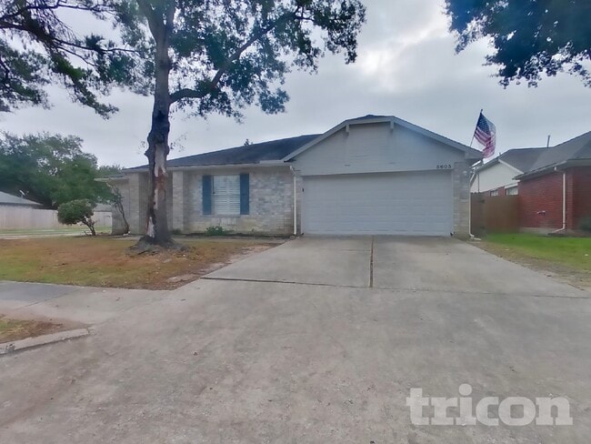 Photo - 5603 Rivertree Ln