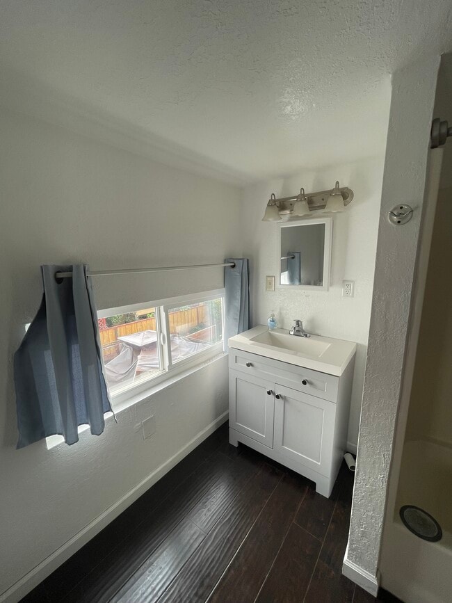 Photo - 523 Mitchell Ave