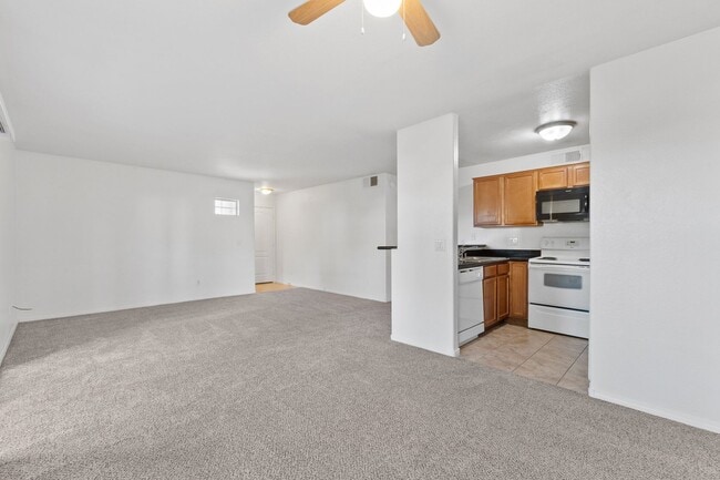 Photo - 3 Bedroom Condo at THE LAKES!