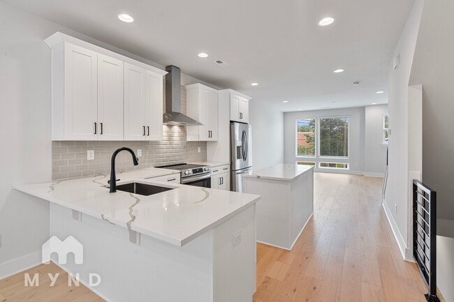 Photo - 2242 N Graham St