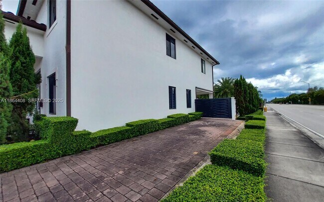 Photo - 14680 SW 17th St