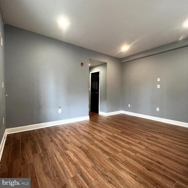 Photo - 1306-8 N Carlisle St