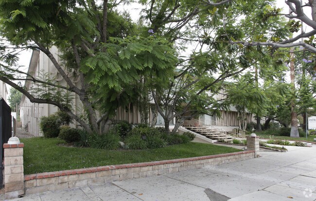 11855 Magnolia Blvd - 11855 Magnolia Blvd Apartments