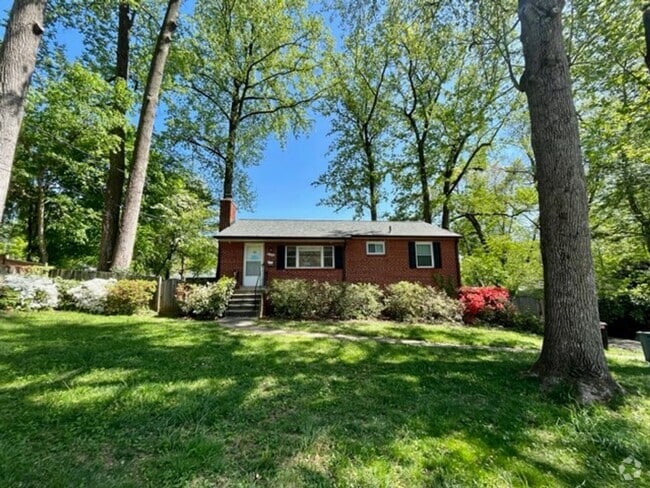 Building Photo - 3700 Woodridge Ave Rental