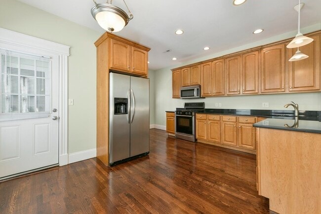 Photo - 629 E 6th St Unidad 3