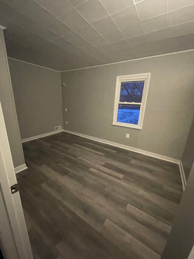 Photo - 7347 Waldman Ave
