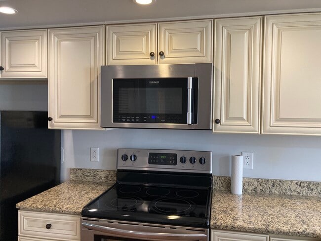 Photo - 1439 Brown St Apartments Unit 1439 - 2