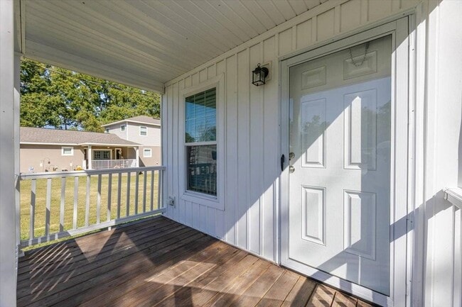 Photo - 326 Smith Rd