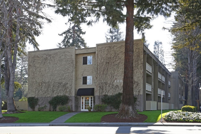 Remington Place Apartments