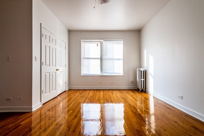 5836 W Madison