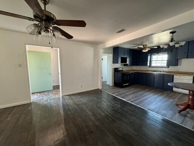 Photo - 1509 S Main Ave