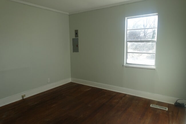 716 Robin Rd