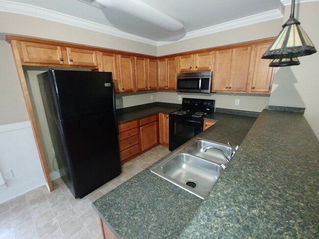 Photo - 2000 Rossburg Pl